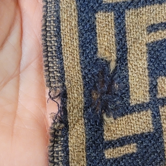 #362 Fendi Wool Scarf - Picture 8 of 8